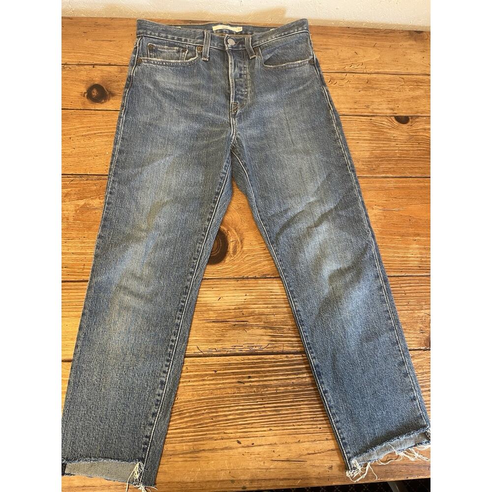 Levi’s Wedgie Fit Jeans 27 High Rise Straight Raw Hem Distressed